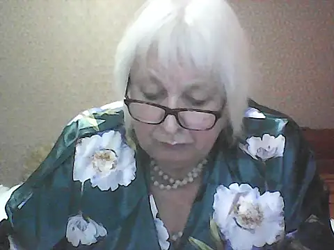 Snapshot of Alexia64231 chatting on September 24, 4:32 pm Alexia64231 online show from September 24, 4:32 pm