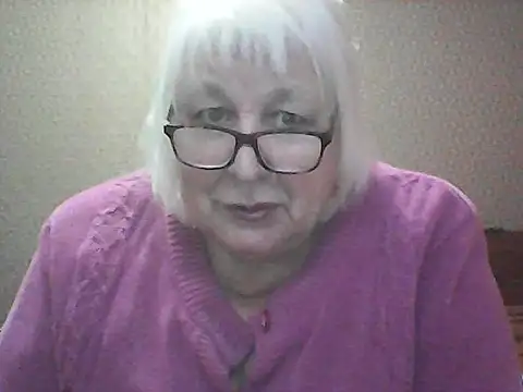 Snapshot of Alexia64231 chatting on September 27, 6:13 pm Alexia64231 online show from September 27, 6:13 pm