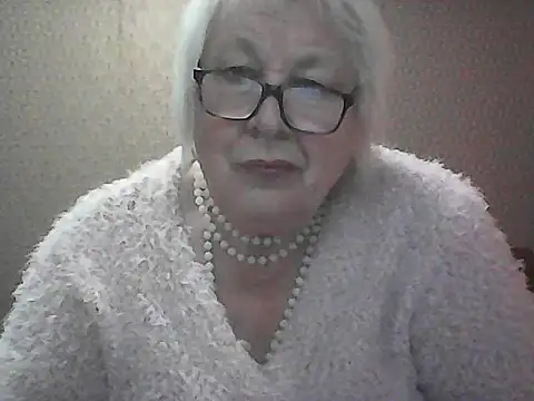 Snapshot of Alexia64231 chatting on September 28, 11:21 pm Alexia64231 online show from September 28, 11:21 pm