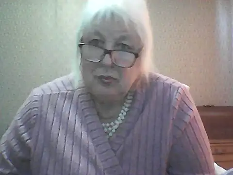 Snapshot of Alexia64231 chatting on September 29, 11:26 am Alexia64231 online show from September 29, 11:26 am
