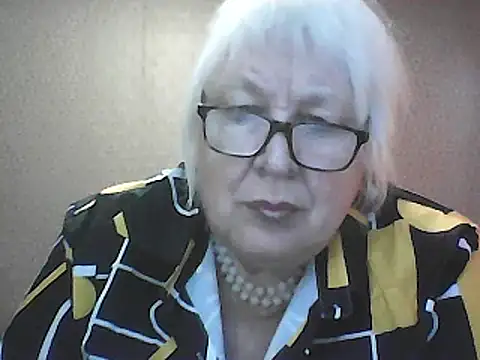 Snapshot of Alexia64231 chatting on October 5, 4:44 am Alexia64231 online show from October 5, 4:44 am