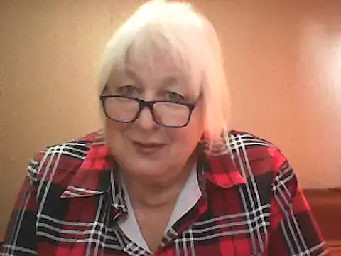 Snapshot of Alexia64231 chatting on October 6, 4:54 am Alexia64231 online show from October 6, 4:54 am