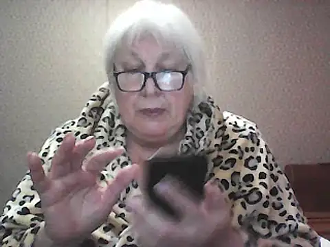 Snapshot of Alexia64231 chatting on October 6, 4:59 pm Alexia64231 online show from October 6, 4:59 pm