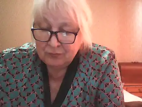 Snapshot of Alexia64231 chatting on October 7, 5:26 am Alexia64231 online show from October 7, 5:26 am