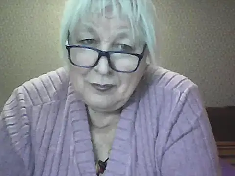 Snapshot of Alexia64231 chatting on October 14, 1:28 am Alexia64231 online show from October 14, 1:28 am