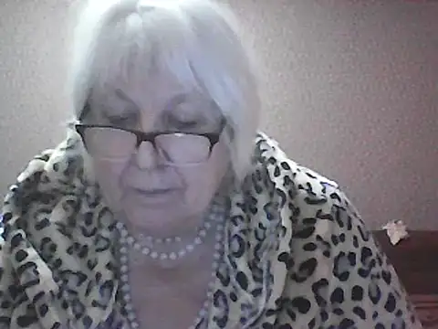 Snapshot of Alexia64231 chatting on October 21, 7:36 pm Alexia64231 online show from October 21, 7:36 pm
