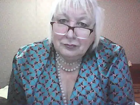 Snapshot of Alexia64231 chatting on October 24, 2:41 am Alexia64231 online show from October 24, 2:41 am
