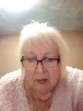 Snapshot of Alexia64231 chatting on October 24, 5:42 pm Alexia64231 online show from October 24, 5:42 pm