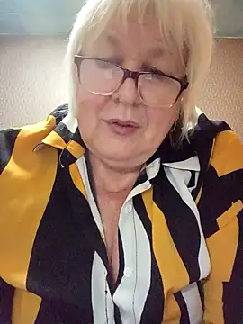 Snapshot of Alexia64231 chatting on October 25, 6:13 pm Alexia64231 online show from October 25, 6:13 pm