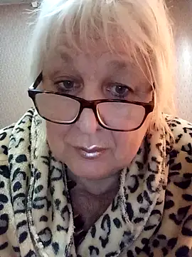 Snapshot of Alexia64231 chatting on October 28, 7:34 am Alexia64231 online show from October 28, 7:34 am