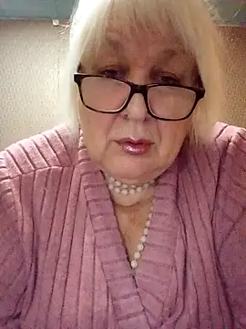 Snapshot of Alexia64231 chatting on October 28, 7:38 pm Alexia64231 online show from October 28, 7:38 pm