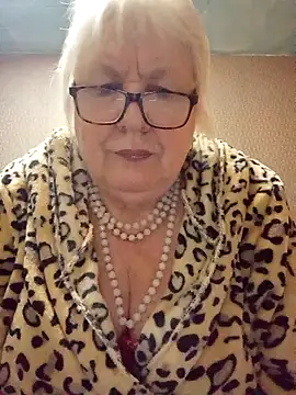 Snapshot of Alexia64231 chatting on October 30, 1:29 am Alexia64231 online show from October 30, 1:29 am