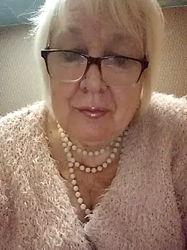 Snapshot of Alexia64231 chatting on November 1, 3:36 pm Alexia64231 online show from November 1, 3:36 pm