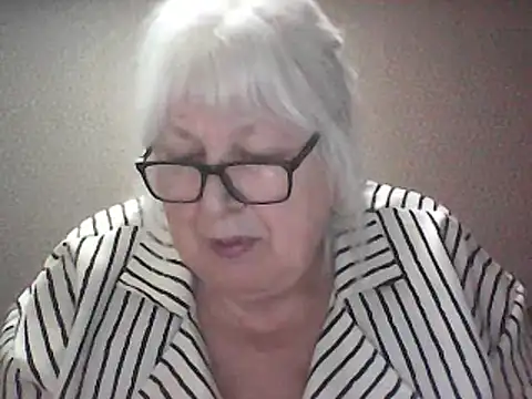 Alexia64231 online show from April 15, 3:52 pm