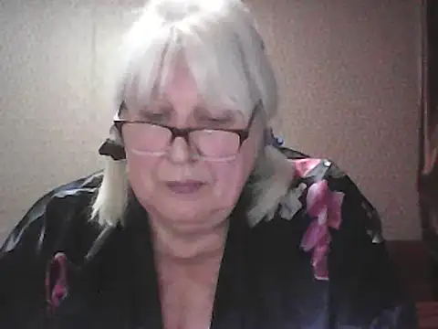 Alexia64231 online show from May 3, 4:35 pm