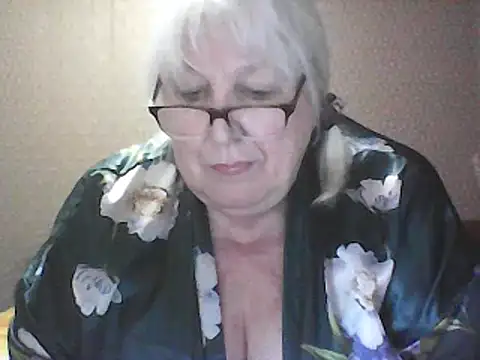 Alexia64231 online show from May 11, 3:07 pm