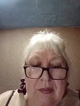 Snapshot of Alexia64231 chatting on June 13, 10:08 pm Alexia64231 online show from June 13, 10:08 pm