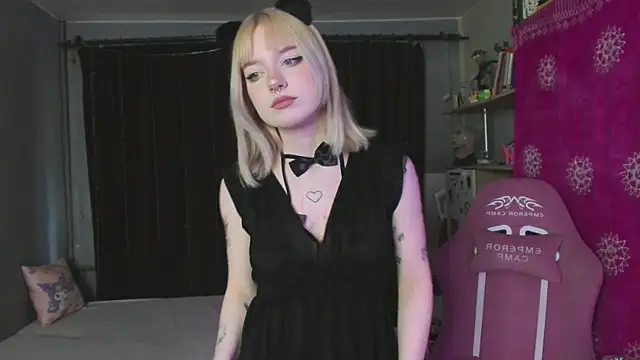 godlikegirlyy online show from September 28, 1:16 pm