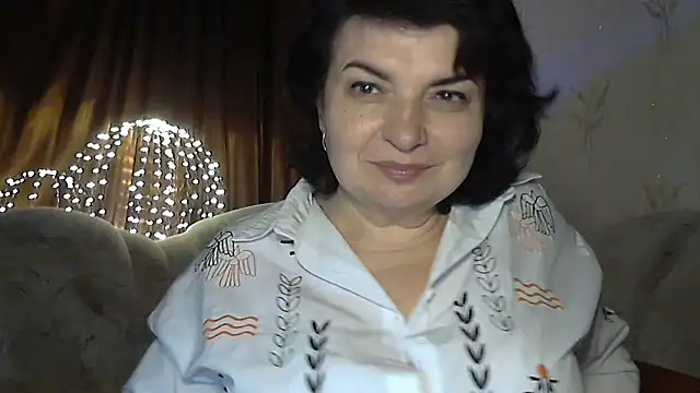 Snapshot of LedyNika chatting on November 28, 8:33 pm LedyNika online show from November 28, 8:33 pm