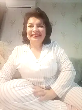 Snapshot of LedyNika chatting on December 5, 7:10 pm LedyNika online show from December 5, 7:10 pm