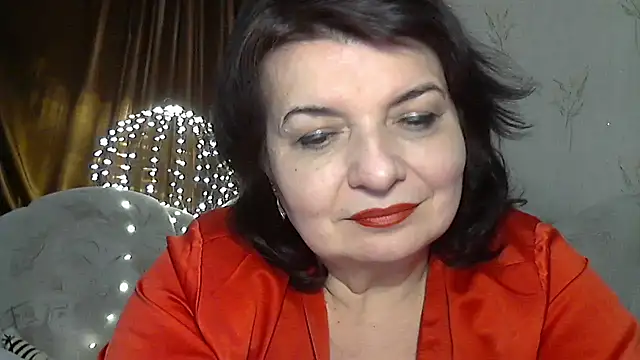 Snapshot of LedyNika chatting on February 8, 7:39 pm LedyNika online show from February 8, 7:39 pm