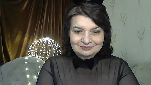 Snapshot of LedyNika chatting on February 10, 8:24 pm LedyNika online show from February 10, 8:24 pm