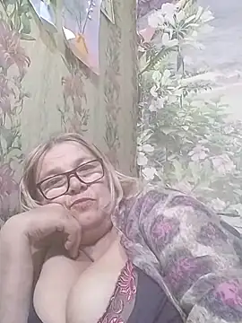 Snapshot of MargaritaSweet51 chatting on April 4, 9:56 pm MargaritaSweet51 online show from April 4, 9:56 pm