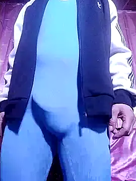 Snapshot of oxxy_jean chatting on December 14, 12:49 am oxxy jean online show from December 14, 12:49 am