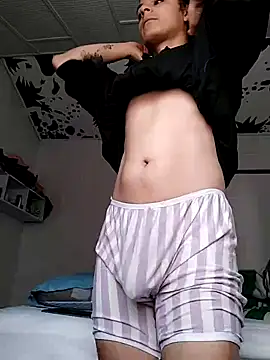 Snapshot of oxxy_jean chatting on February 5, 12:10 pm oxxy jean online show from February 5, 12:10 pm