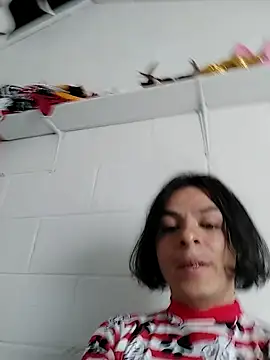 Snapshot of oxxy_jean chatting on May 15, 2:24 pm oxxy jean online show from May 15, 2:24 pm
