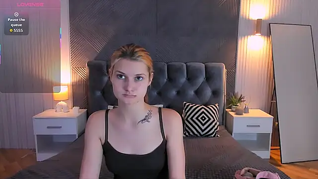 NightOpal online show from December 4, 2:48 pm