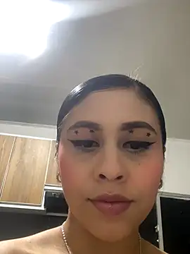 LuluMonroe Eup online show from November 19, 3:17 am