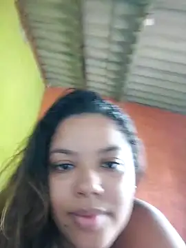 Snapshot of biancaalvess chatting on February 4, 12:22 pm biancaalvess online show from February 4, 12:22 pm