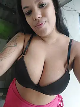 Snapshot of biancaalvess chatting on July 5, 4:14 pm biancaalvess online show from July 5, 4:14 pm