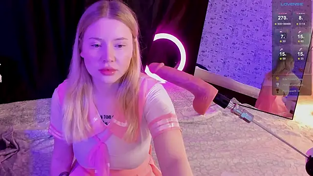 Lillie Berry online show from November 27, 4:36 am