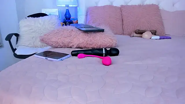 Yara Bliss  online show from November 17, 4:13 pm