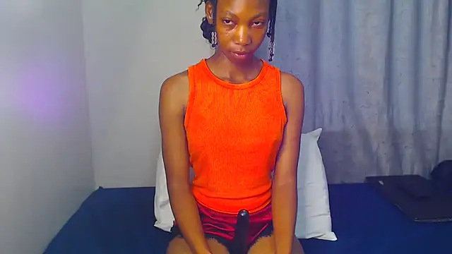 JuicyAdiction online show from August 3, 1:05 pm