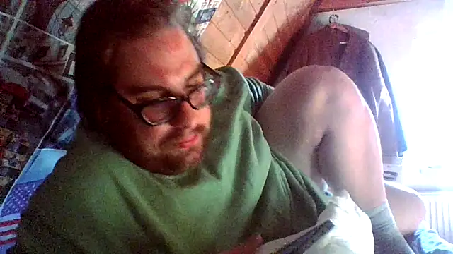 Snapshot of chubbyDavid1998 chatting on October 27, 12:20 pm chubbyDavid1998 online show from October 27, 12:20 pm