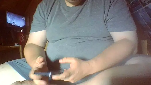 Snapshot of chubbyDavid1998 chatting on July 17, 2:13 pm chubbyDavid1998 online show from July 17, 2:13 pm