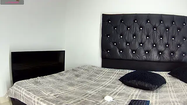 Snapshot of shantall_ebony1 chatting on September 12, 9:31 am shantall ebony1 online show from September 12, 9:31 am