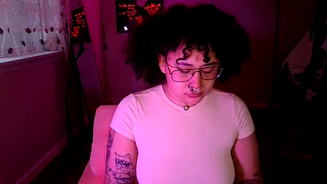 Snapshot of belle_honey chatting on November 4, 10:09 pm belle honey online show from November 4, 10:09 pm