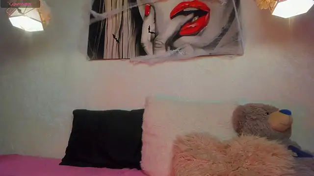 ClleoMoon online show from October 19, 1:45 pm