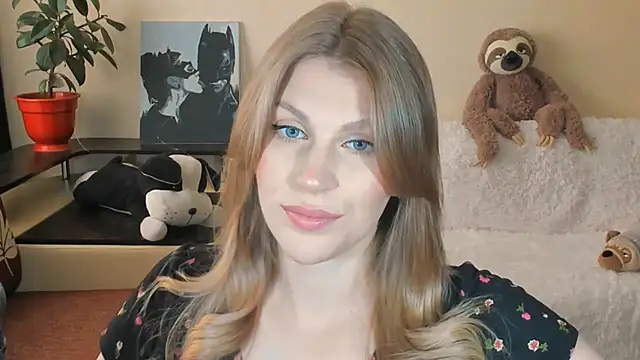 JuliaMuuun online show from September 11, 10:15 am