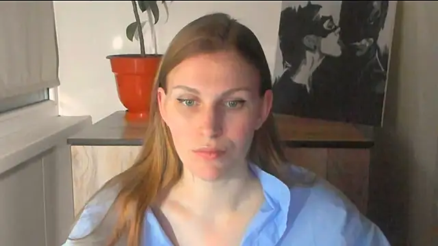 JuliaMuuun online show from March 27, 7:13 pm