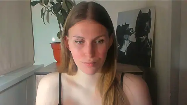 JuliaMuuun online show from April 3, 9:13 pm