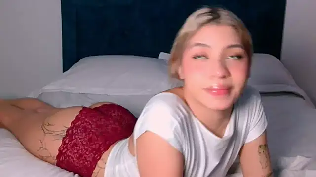 angelinhaaa online show from October 31, 4:30 pm