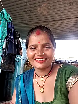 Snapshot of Neelamt12 chatting on September 21, 9:44 am Neelamt12 online show from September 21, 9:44 am