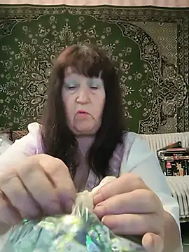 CrystalLime6411 online show from May 16, 2:27 pm