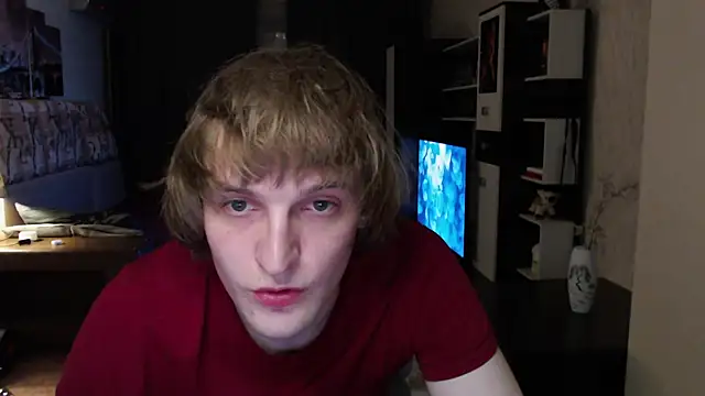 Snapshot of Playersuperstar chatting on April 5, 8:17 pm Playersuperstar online show from April 5, 8:17 pm