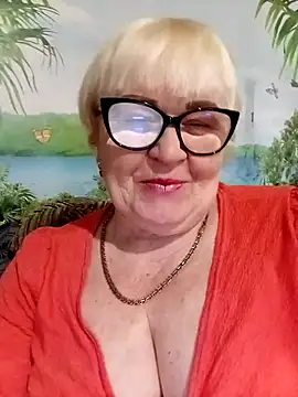 Snapshot of VioletSweet5566 chatting on April 9, 8:09 am VioletSweet5566 online show from April 9, 8:09 am